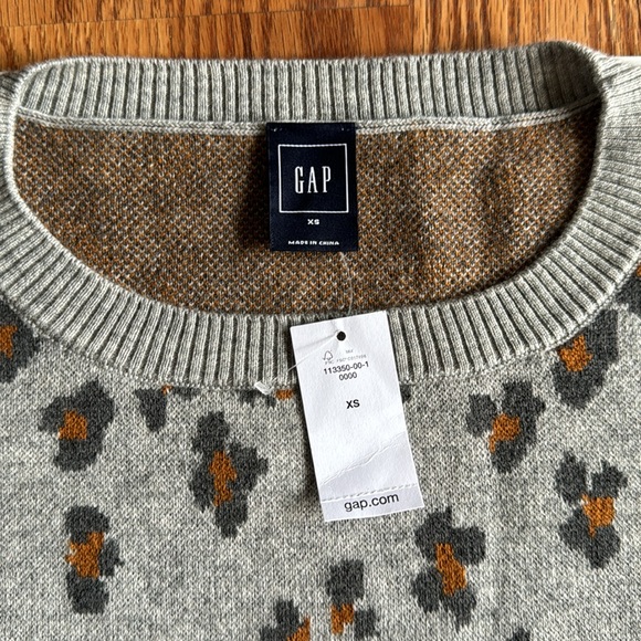 NEW! GAP leopard print sweater - Picture 4 of 7